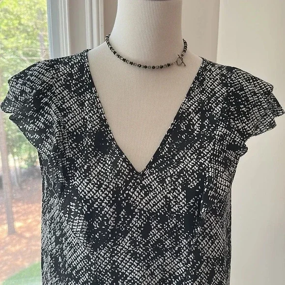 Parker Ruffle Sleeveless Black & White Blouse, Size Small, NWT - Picture 3 of 9